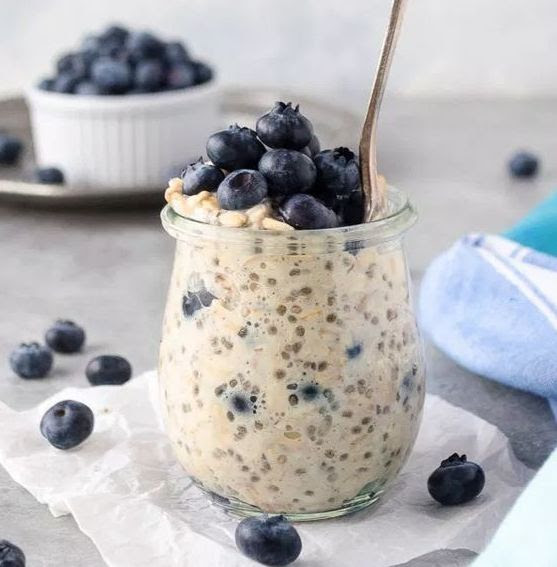 Overnight Oats with Blueberries