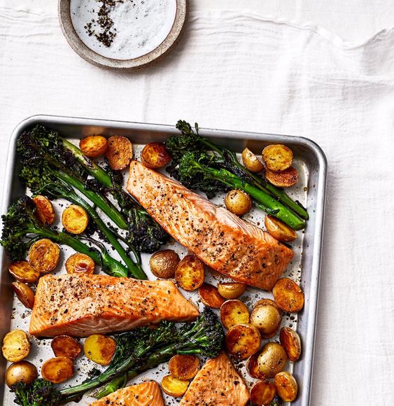 salmon potato and brocolli traybake